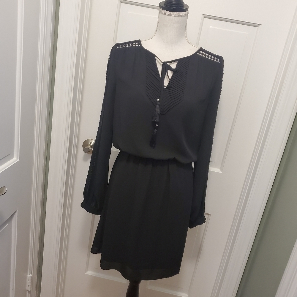 EC White House Black Market Black blouson Dress Size 2, Cutouts - Picture 7 of 11